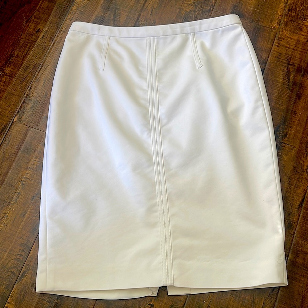 ⭐️Sexy Ann Taylor Skirt